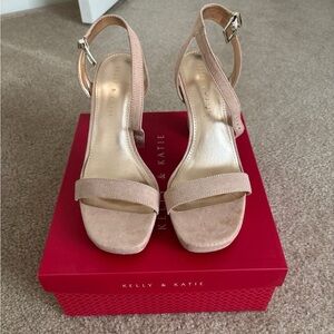 Kelly & Katie Women's Tan Sandals